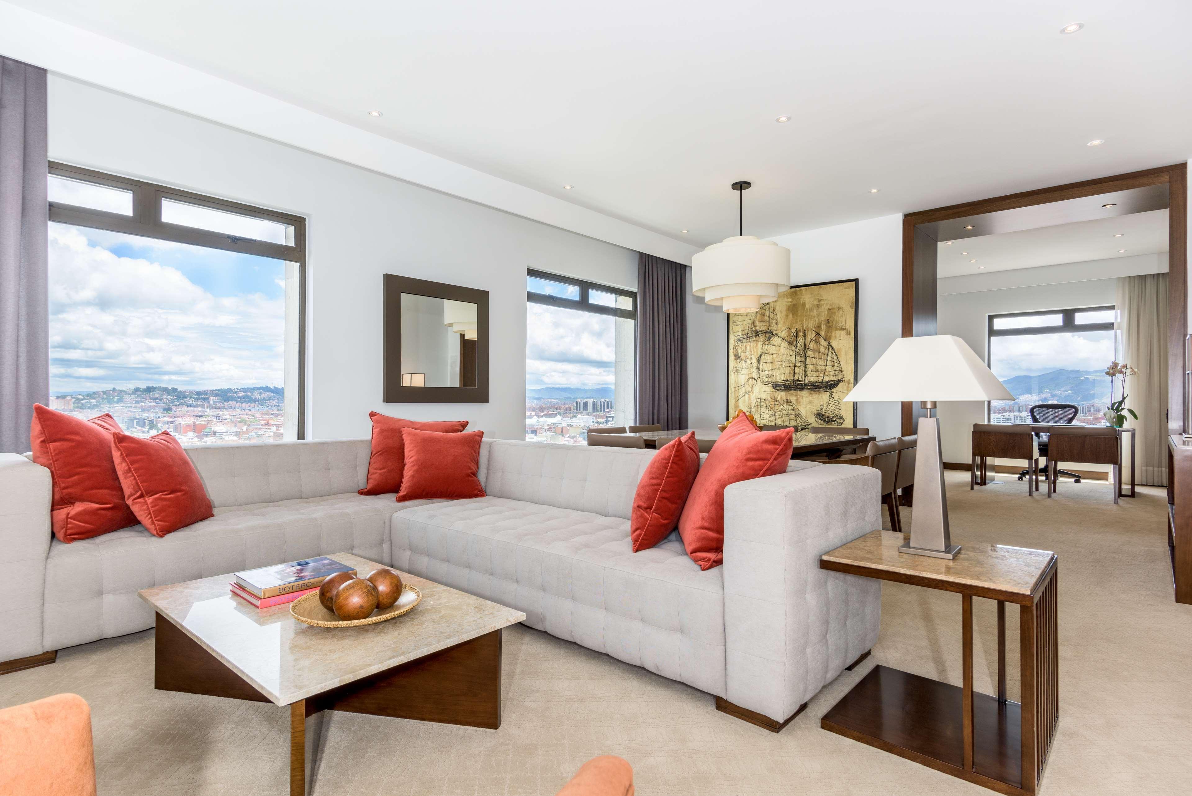 Отель Nh Collection Bogota Royal Teleport Экстерьер фото